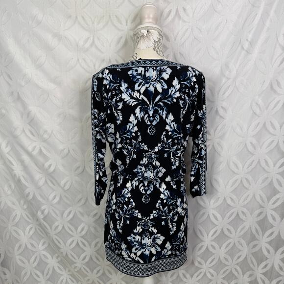 White House Black Market Peek A Boo Sleeve Floral Tunic Top Size XS - Picture 3 of 8